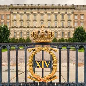 Hoppa på bussen med öppet tak i Stockholm, Sverige – Upptäck toppattraktioner, monument och dolda pärlor med en hop-on hop-off-tur under 2026