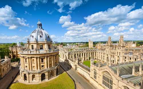 Sightseeingbuss med öppet tak i Oxford
