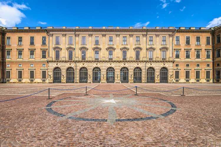 Utforska de bästa attraktionerna i Stockholm – Gå före i kön, ikoniska sevärdheter och bästa upplevelserna under 2026