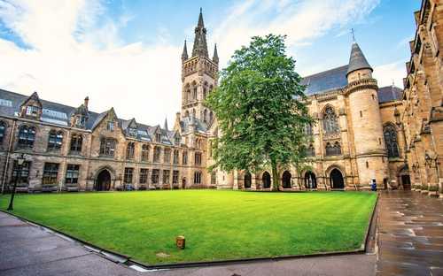 Sightseeingbuss med öppet tak i Glasgow