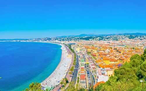 Sightseeingbuss på Promenade des Anglais i Nice